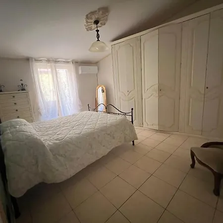 Intero In Via Collegio Apartment *