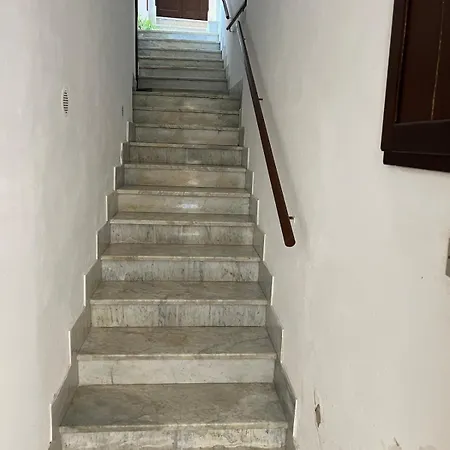 Intero In Via Collegio Apartment