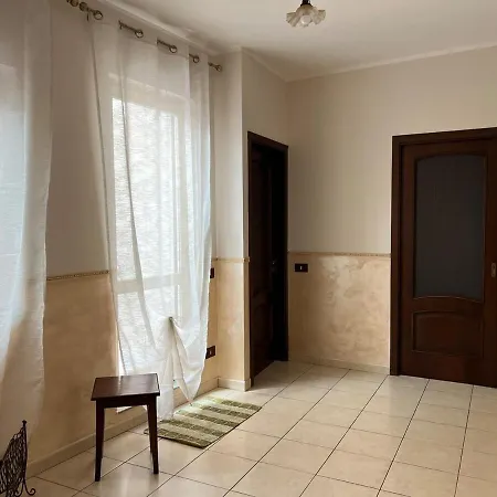 Intero In Via Collegio Apartment